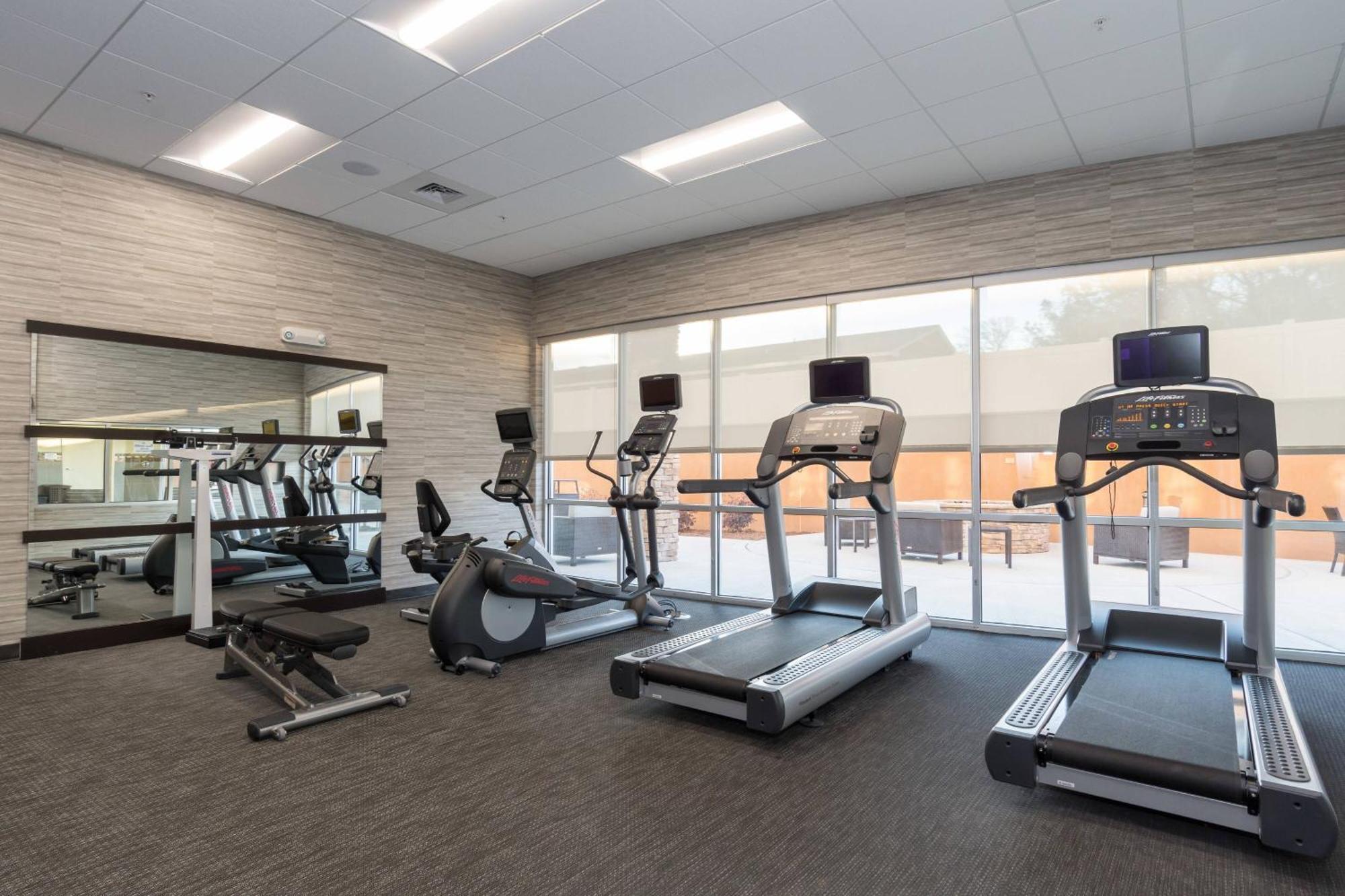 Courtyard By Marriott Fayetteville Fort Liberty - Спринг Лейк Екстериор снимка