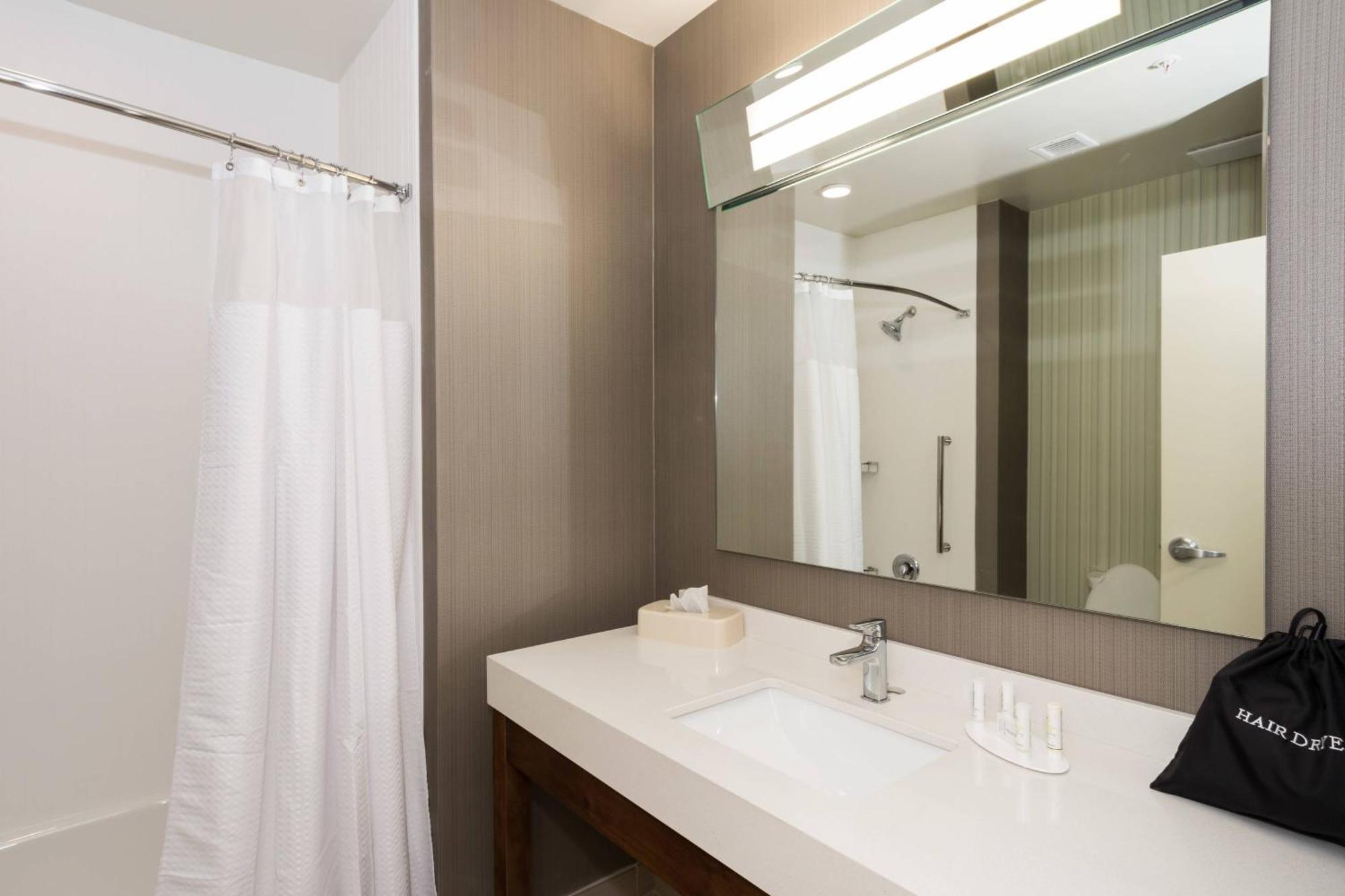 Courtyard By Marriott Fayetteville Fort Liberty - Спринг Лейк Екстериор снимка