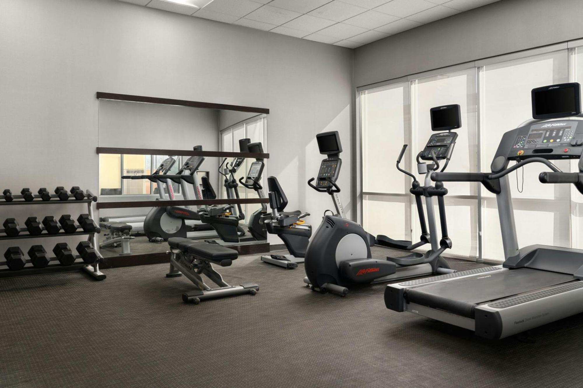 Courtyard By Marriott Fayetteville Fort Liberty - Спринг Лейк Екстериор снимка