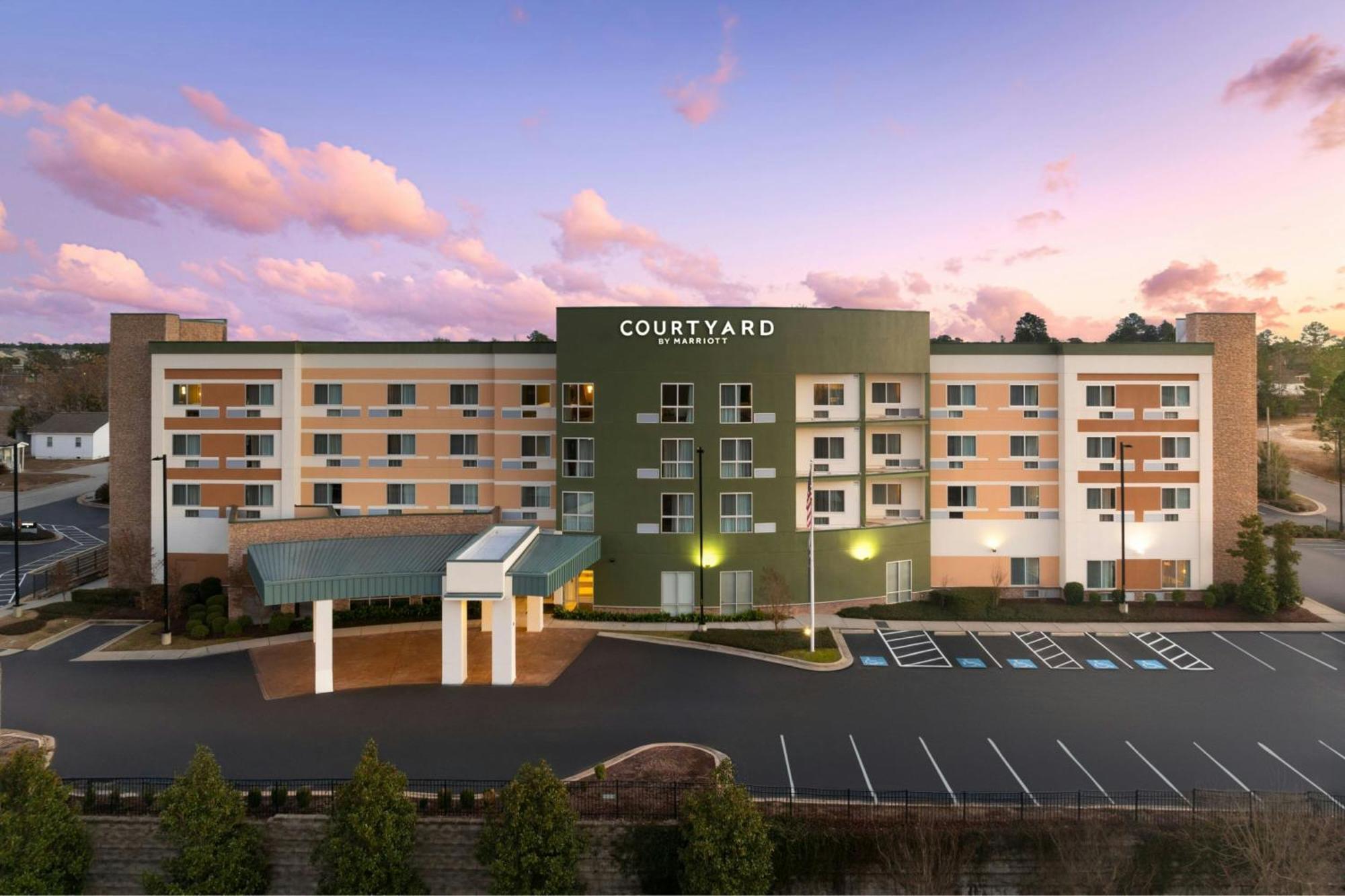 Courtyard By Marriott Fayetteville Fort Liberty - Спринг Лейк Екстериор снимка