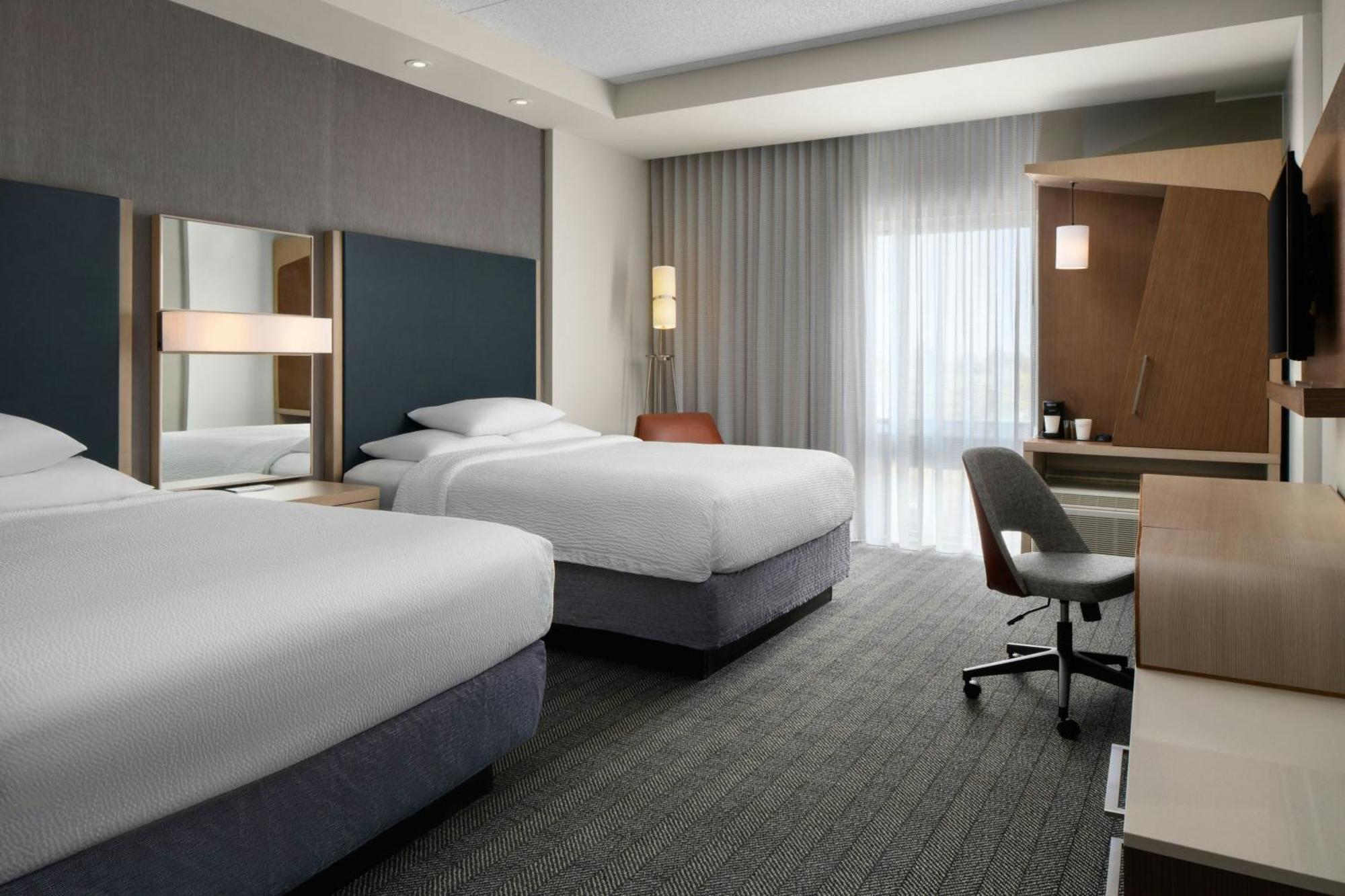 Courtyard By Marriott Fayetteville Fort Liberty - Спринг Лейк Екстериор снимка