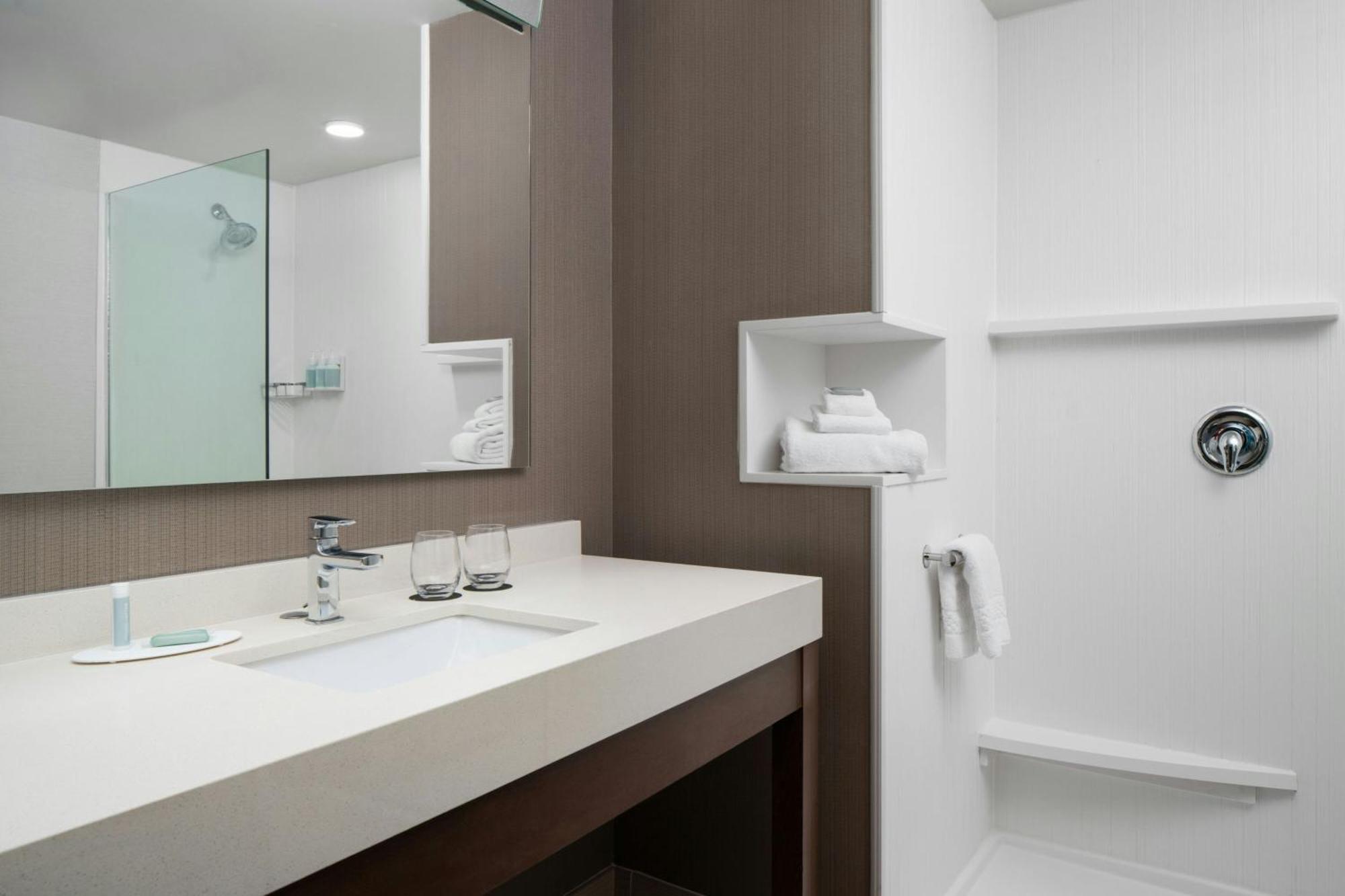 Courtyard By Marriott Fayetteville Fort Liberty - Спринг Лейк Екстериор снимка