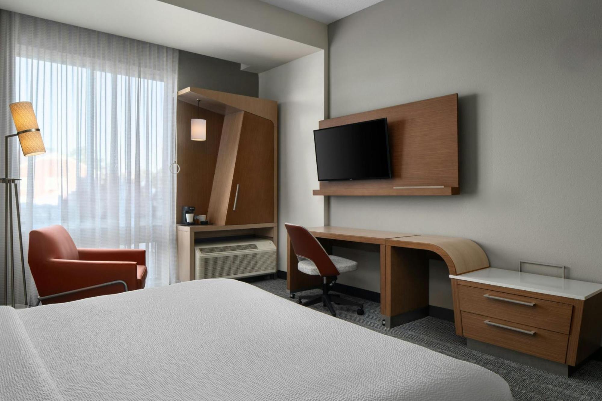Courtyard By Marriott Fayetteville Fort Liberty - Спринг Лейк Екстериор снимка