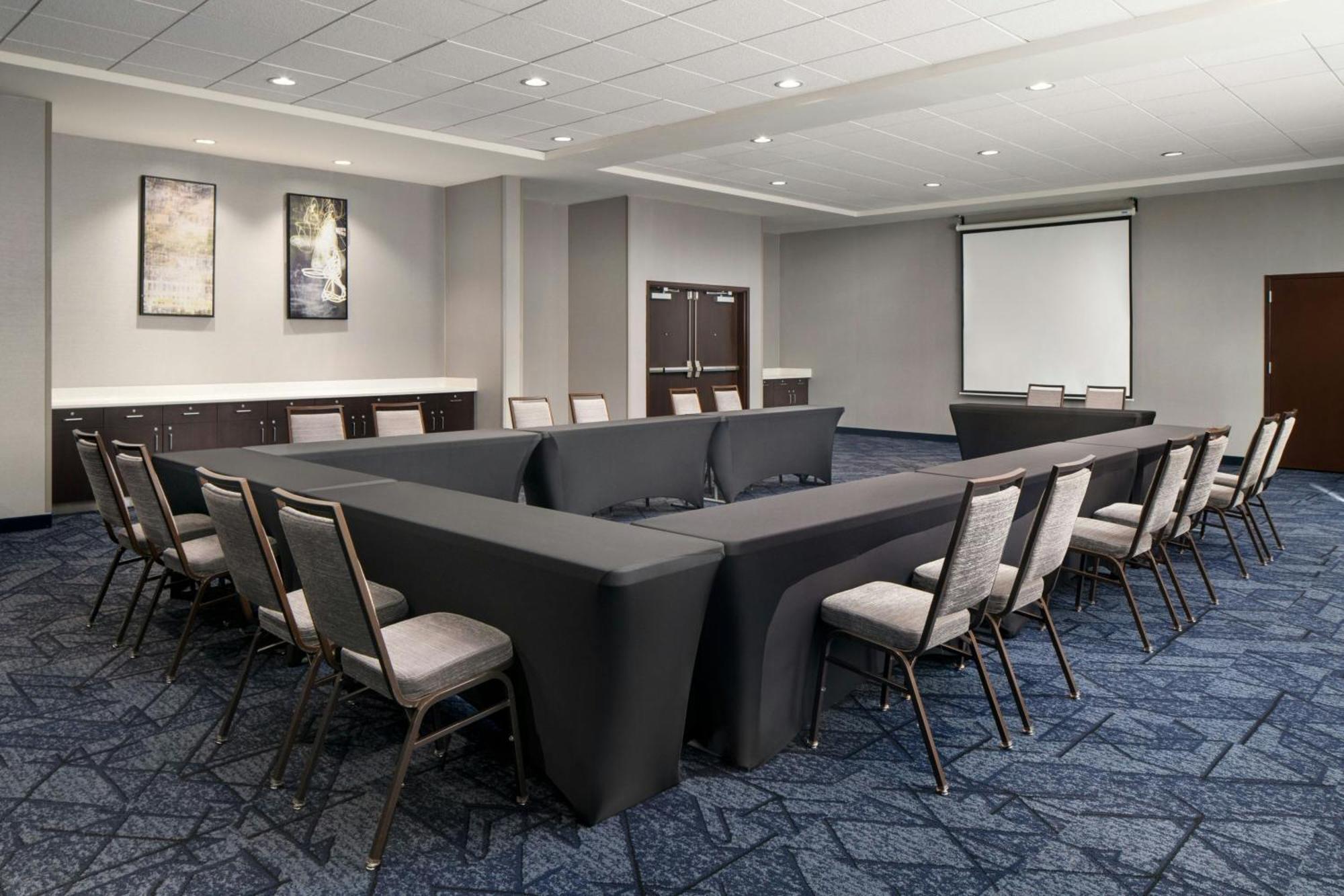 Courtyard By Marriott Fayetteville Fort Liberty - Спринг Лейк Екстериор снимка