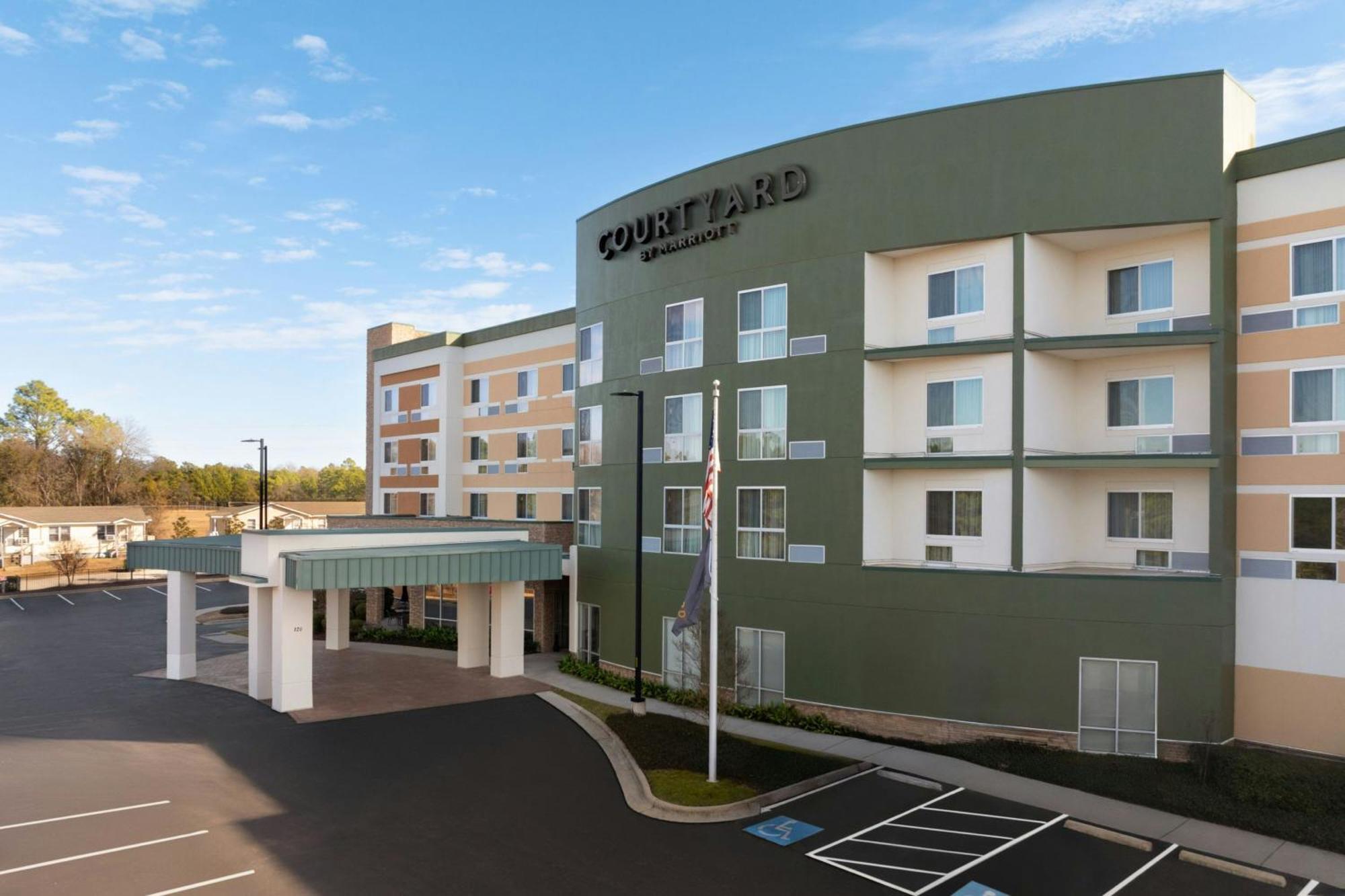 Courtyard By Marriott Fayetteville Fort Liberty - Спринг Лейк Екстериор снимка