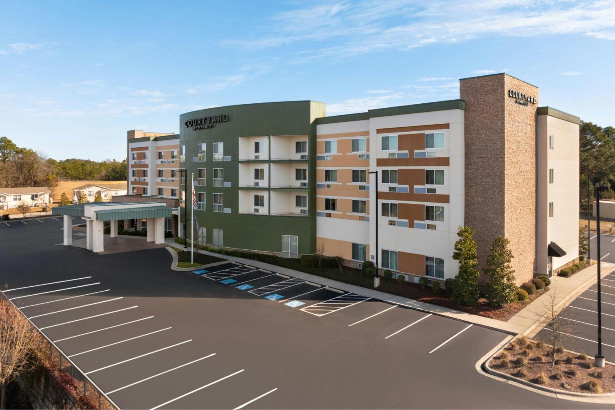 Courtyard By Marriott Fayetteville Fort Liberty - Спринг Лейк Екстериор снимка