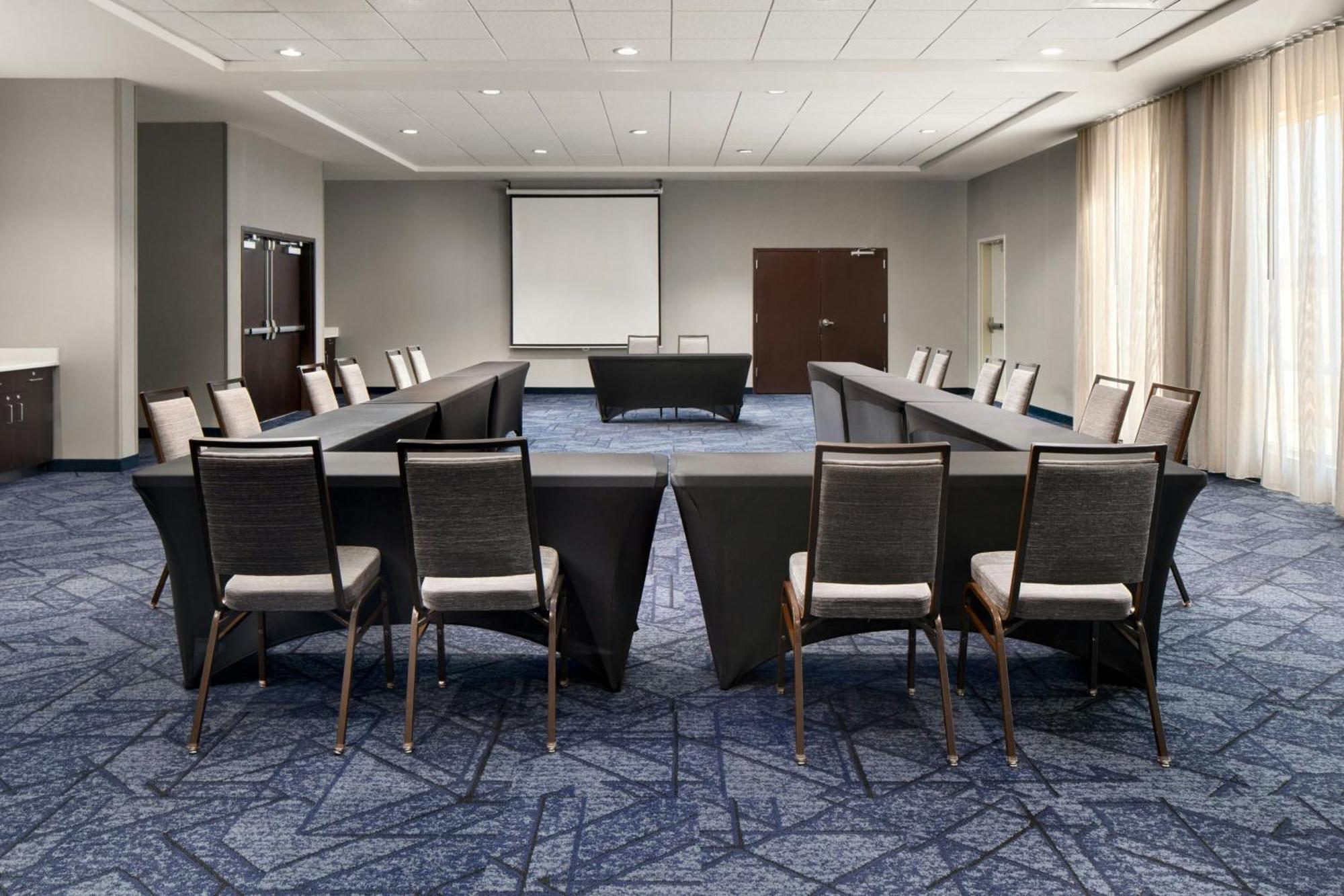 Courtyard By Marriott Fayetteville Fort Liberty - Спринг Лейк Екстериор снимка