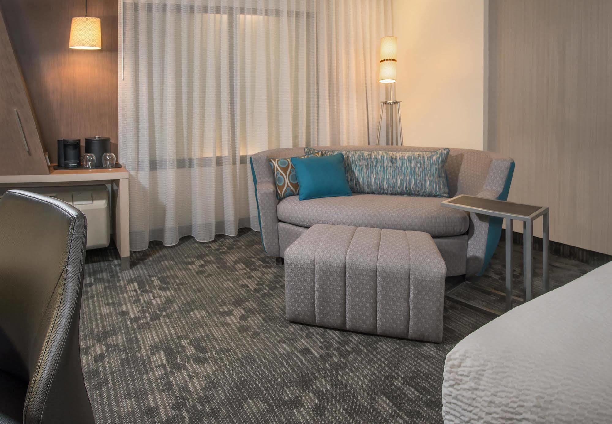 Courtyard By Marriott Fayetteville Fort Liberty - Спринг Лейк Екстериор снимка